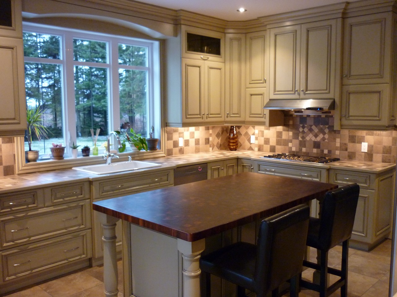 CuisiDesign.Models.AlbumItem